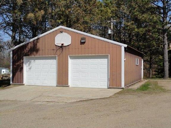 Oversized 2 Car Garage