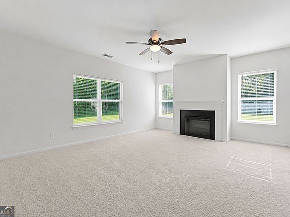 5th image of 27 Whistling Oaks Dr NE