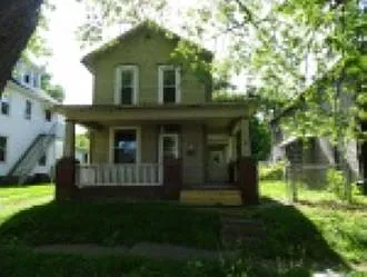 413 Cherry St — Photo 2