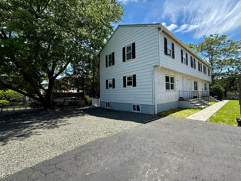 10 Elmwood St #12 — Photo 35