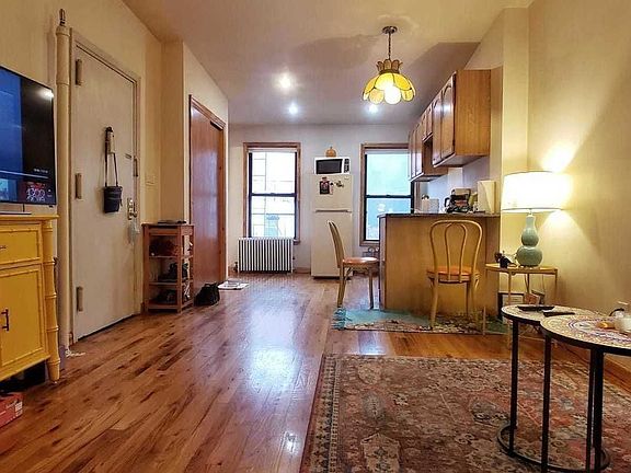 5th image of 967 Manhattan Ave #4B