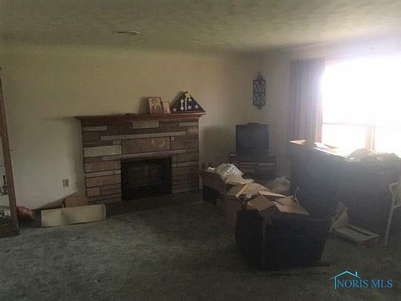 3rd image of 9042 County Road D