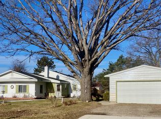 1003 Lawndale St, Ludington, MI 49431