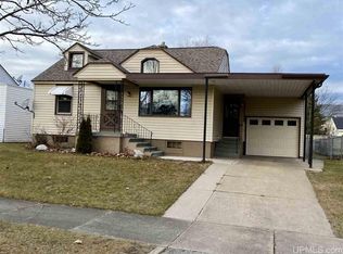 1206 Montana Ave, Gladstone, MI 49837