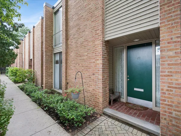 471 Linden St, Winnetka, IL 60093