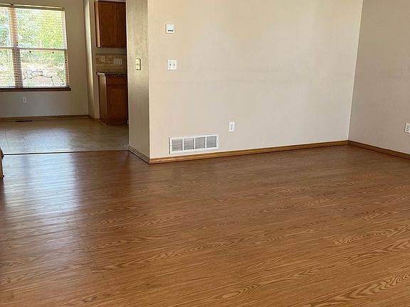 5th image of 8111 Lockport Dr