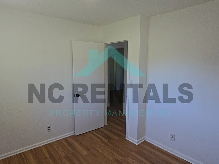 900 Greenwood Blvd — Photo 18