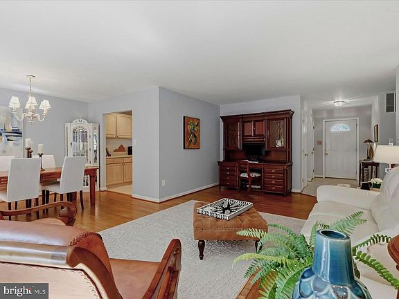 4th image of 6424 Alloway Ct