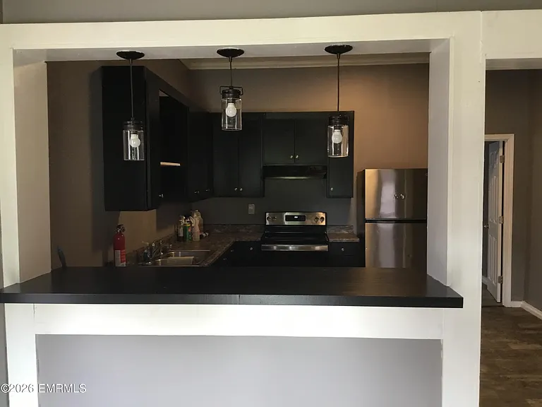 901 Fulton Ave — Photo 9