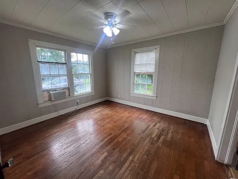 912 General Mouton Ave — Photo 5