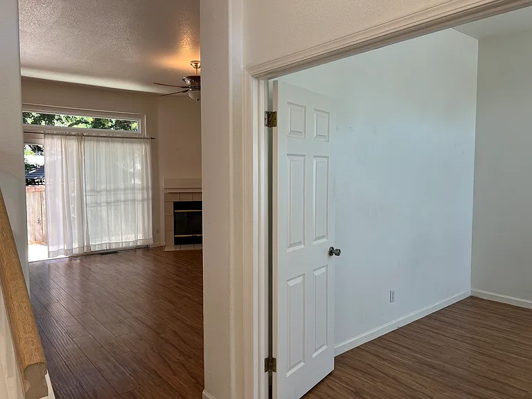 1109 Sikes Ct — Photo 15