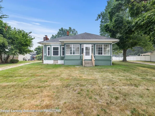 3719 W Willow St, Lansing, MI 48917