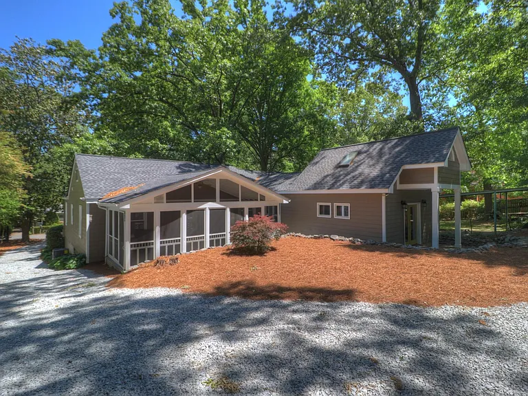 1254 Kingsley Cir — Photo 5
