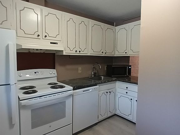3rd image of 39 Brookside Drive #7