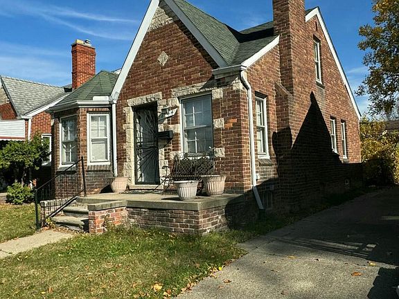 4th image of 8144 Sussex St