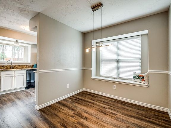 4th image of 1208 Colmar Dr