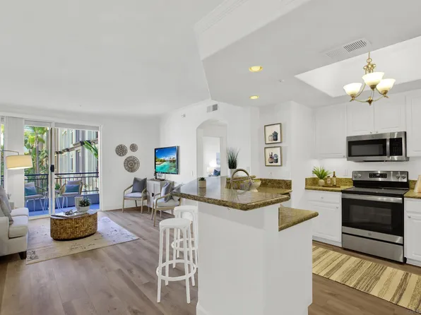 9263 Regents Rd #B205, La Jolla, CA 92037