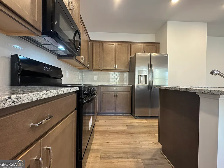 190 Fair Oak Ln — Photo 10