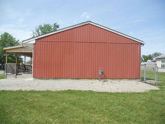 3rd image of 1202 Grenada Dr