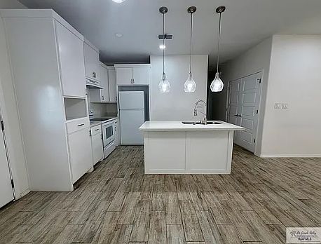 1st image of 2200 N Valley Cir #C