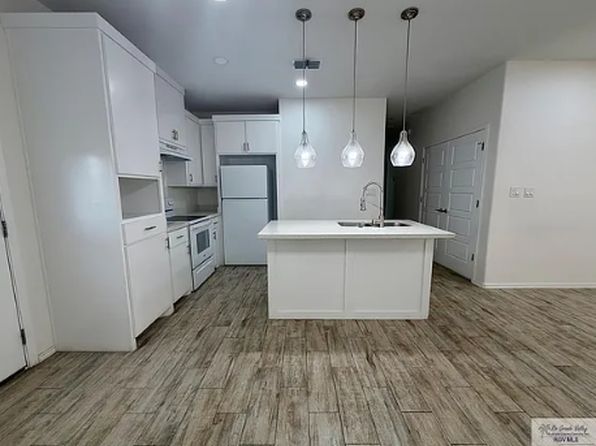 2200 N Valley Cir #C