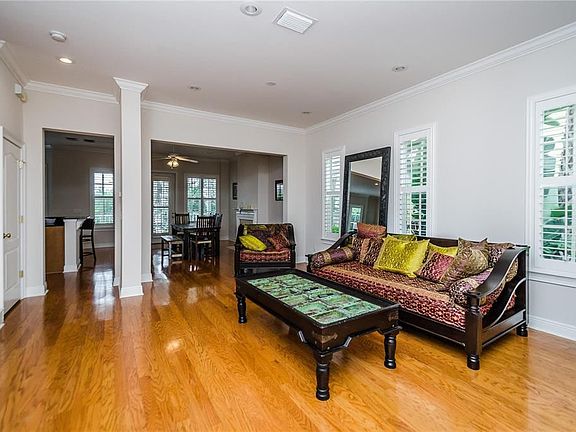 4th image of 924 Hemingway Cir