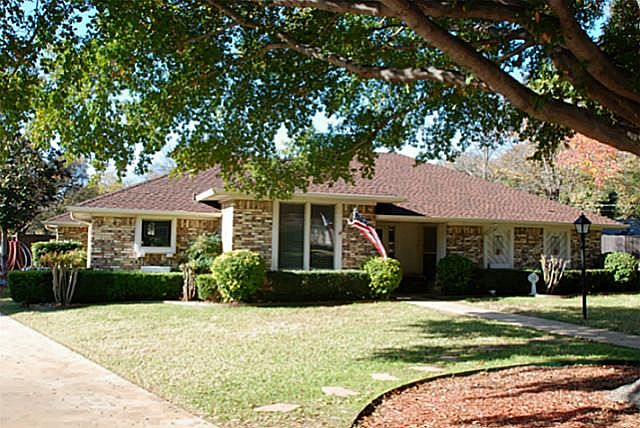1st image of 609 Medina Dr