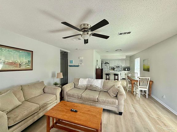 2nd image of 3304 Kingswood Ct