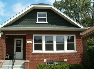 1746 W Beverly Glen Pkwy, Chicago, IL 60643