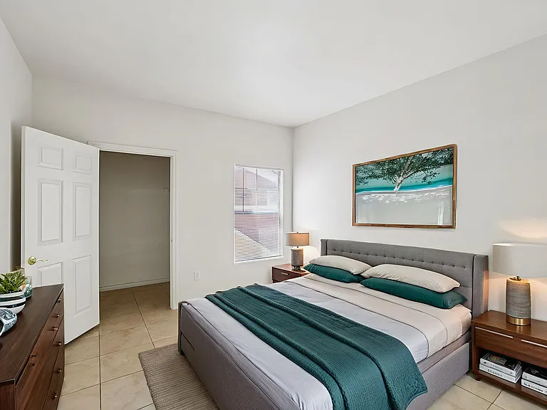 Sunrise Park Condominiums — Photo 18