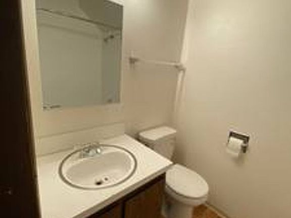 5th image of 1051 108th Ave NE APT 3