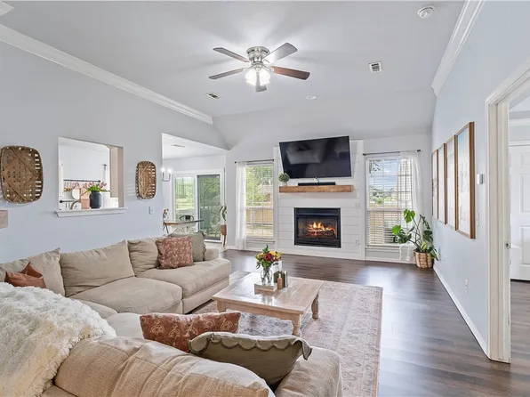 1031 Charles St, Pea Ridge, AR 72751