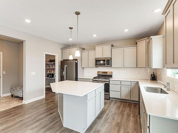 3rd image of 17491 59th St NE