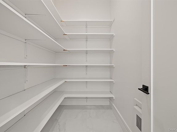 4th image of 110 Fairview Avenue #201