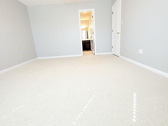 5th image of 334 Williamsburg Ave