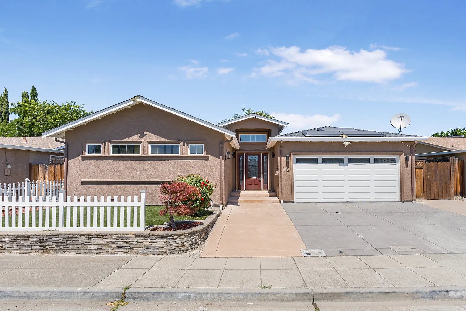 1114 Marigold Rd photo 1