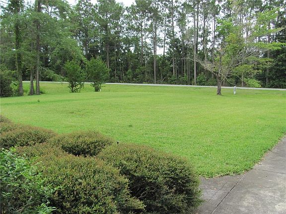 3rd image of 106 Joyce Dr