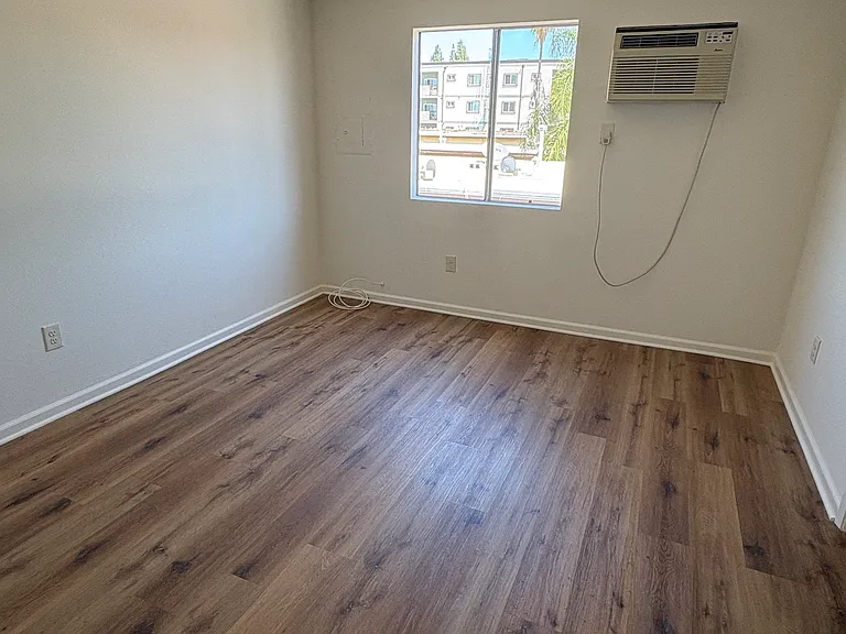 7627 Laurel Cyn Blvd — Photo 15
