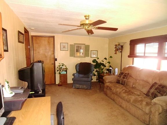 3rd image of 1109 Olive St