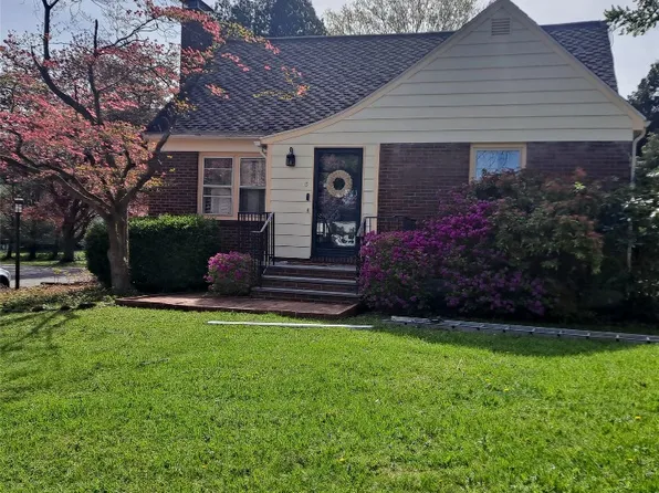 13 Jutland Rd, Binghamton, NY 13903