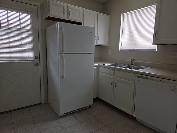4th image of 6238 E Greenway Cir APT 1