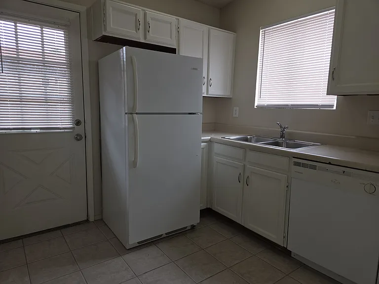 6238 E Greenway Cir #1 — Photo 4