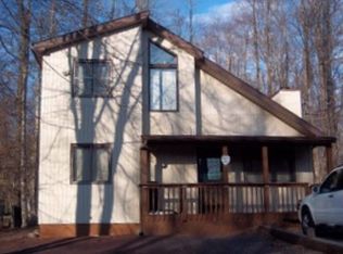 7151 Robinwood Dr, Tobyhanna, PA