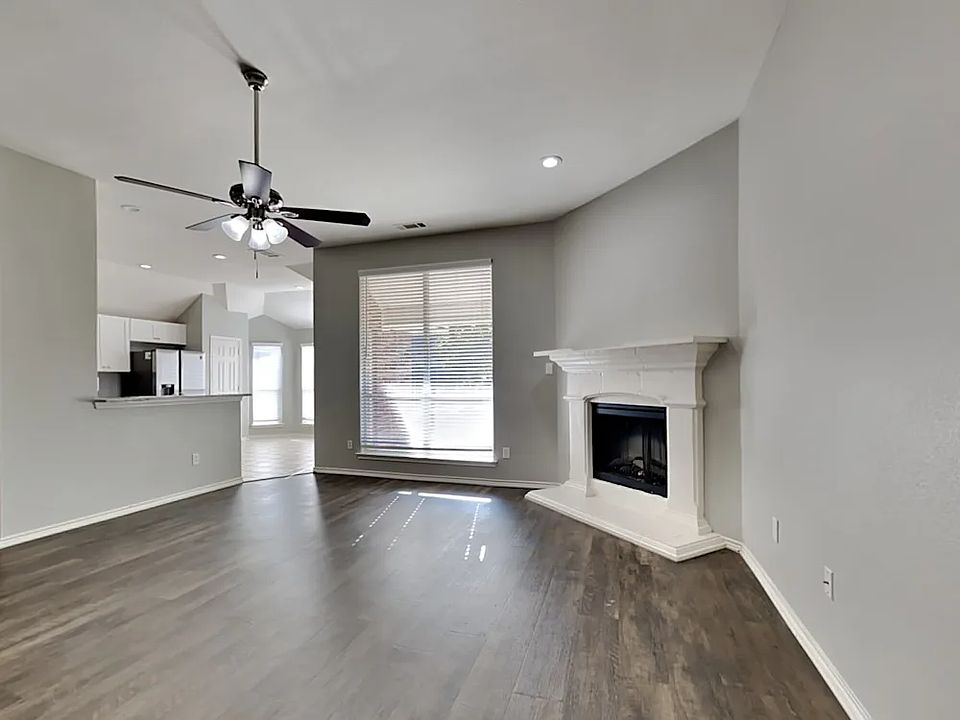 1st image of 805 Nadine Ln