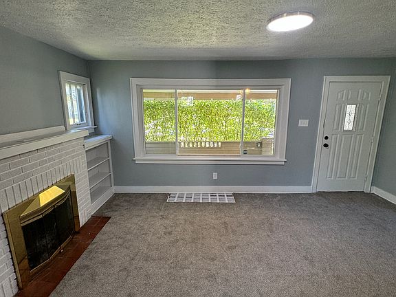 4th image of 636 Glendora Ave