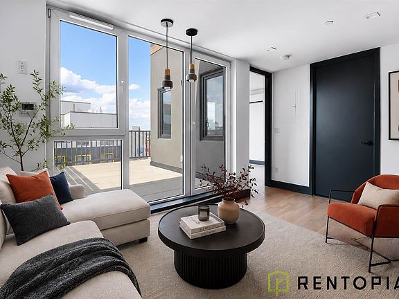 4th image of 832 Lexington Ave #604C