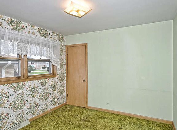 5th image of 4513 N Plainfield Ave