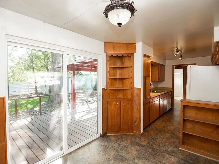 402 Tedmon Dr — Photo 6