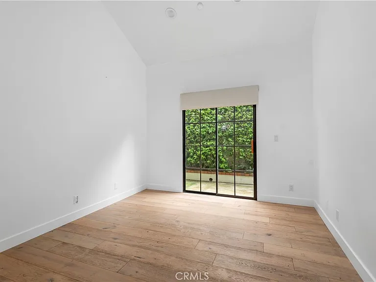 729 Maywood Ct — Photo 17