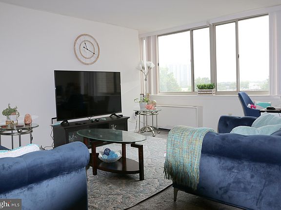 3rd image of 5565 Columbia Pike APT 715